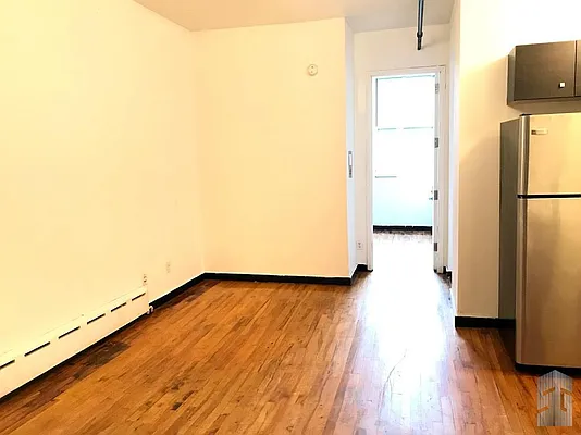 Rented by Skyline Group Real Estate | media 9