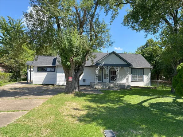 305 Pampa St, Pasadena, TX 77504