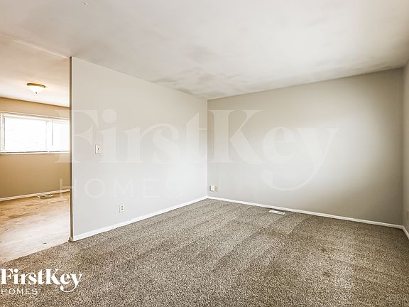 4th image of 9525 E 39th Pl