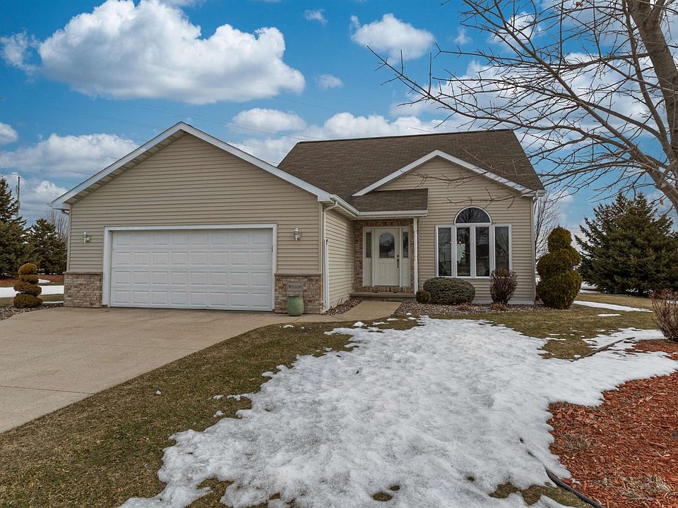 W5336 Mile Long dr.  Appleton WI front