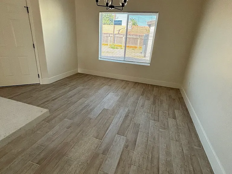 414 NE 2nd Ave — Photo 5