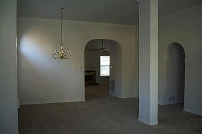 4th image of 2631 Creekside Way