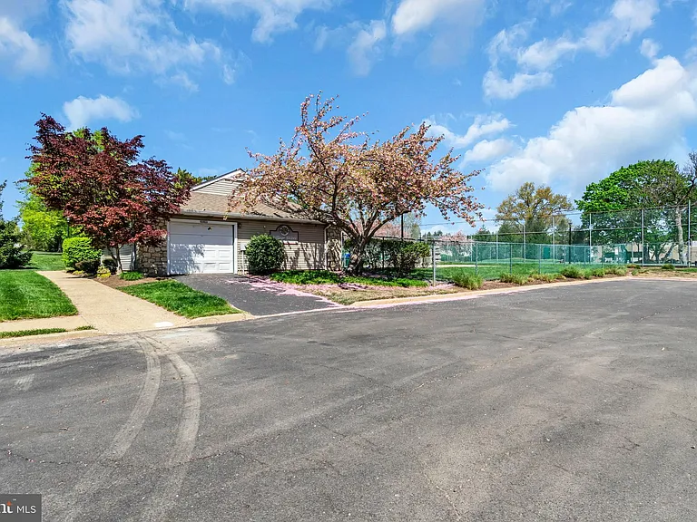 1307 Bennett Pl — Photo 44