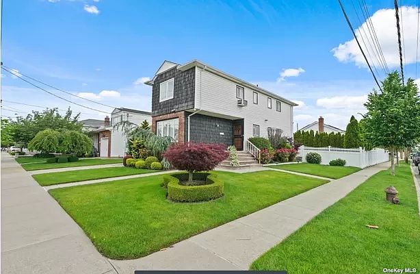 1st image of 159-51 85th St