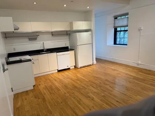 555 Roosevelt Ave #106, Central Falls, RI 02863