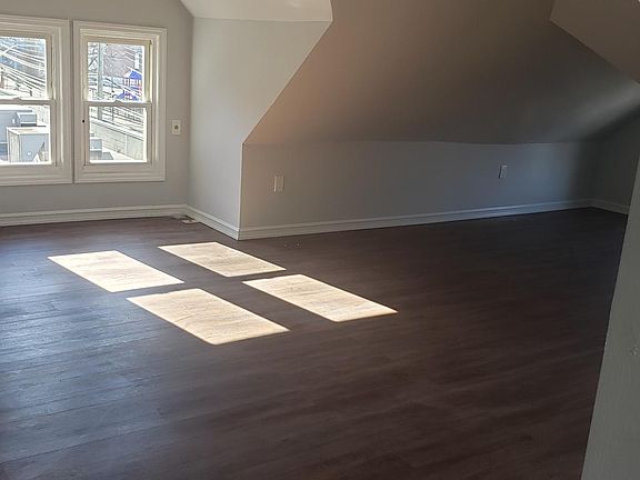 4th image of 174 McLean Ave #3