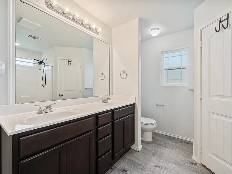 724 Liberty Valley Dr — Photo 19