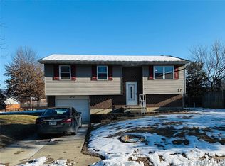 23 Islander Dr, Brighton, IL 62012