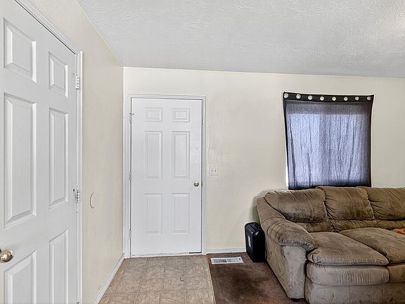 4th image of 4278/4280 N Wagon Wheel Dr