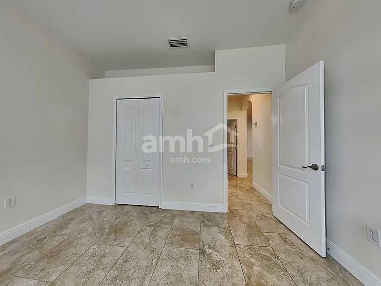 802 Lesa Glen Pl — Photo 11