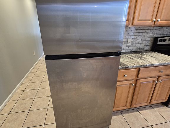 3rd image of 5326 Vine St Floor 1