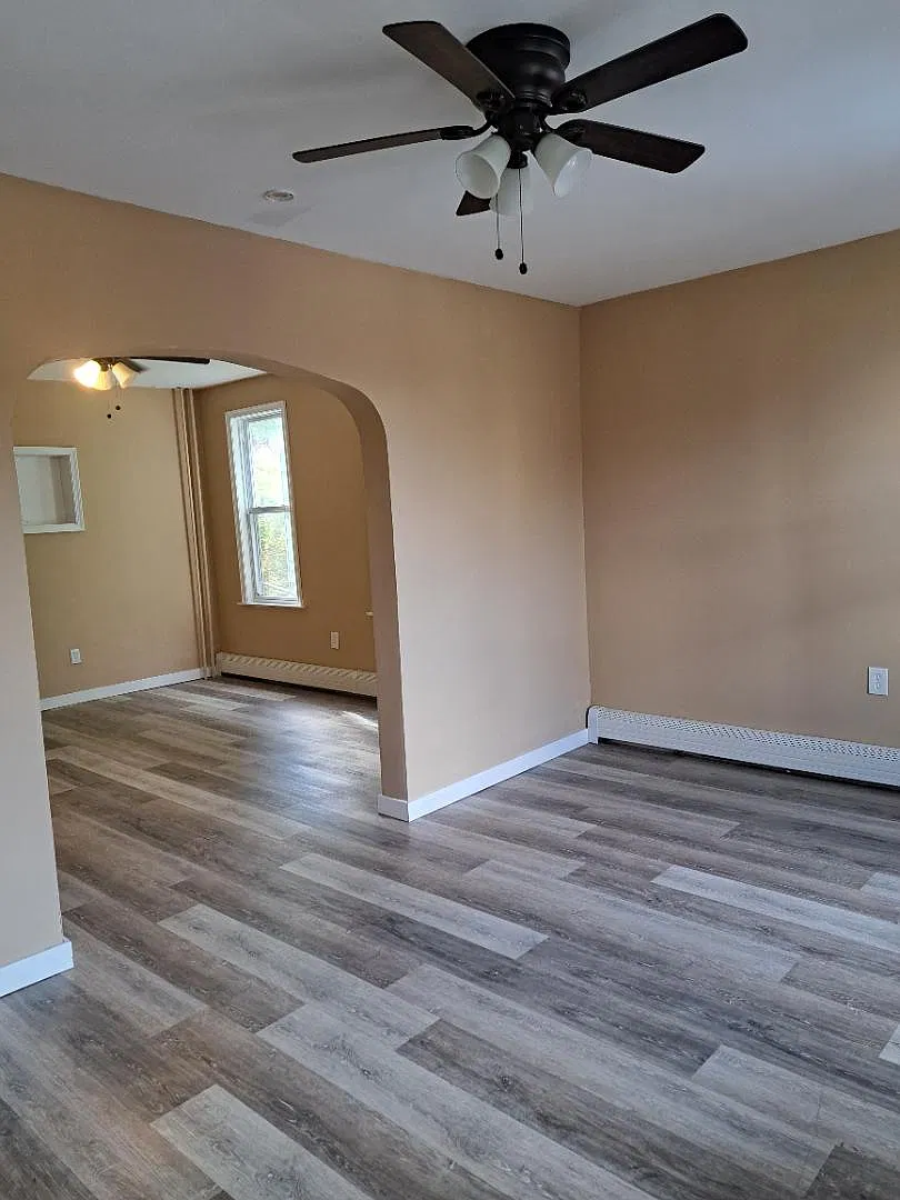 947 Wyandotte St — Photo 2