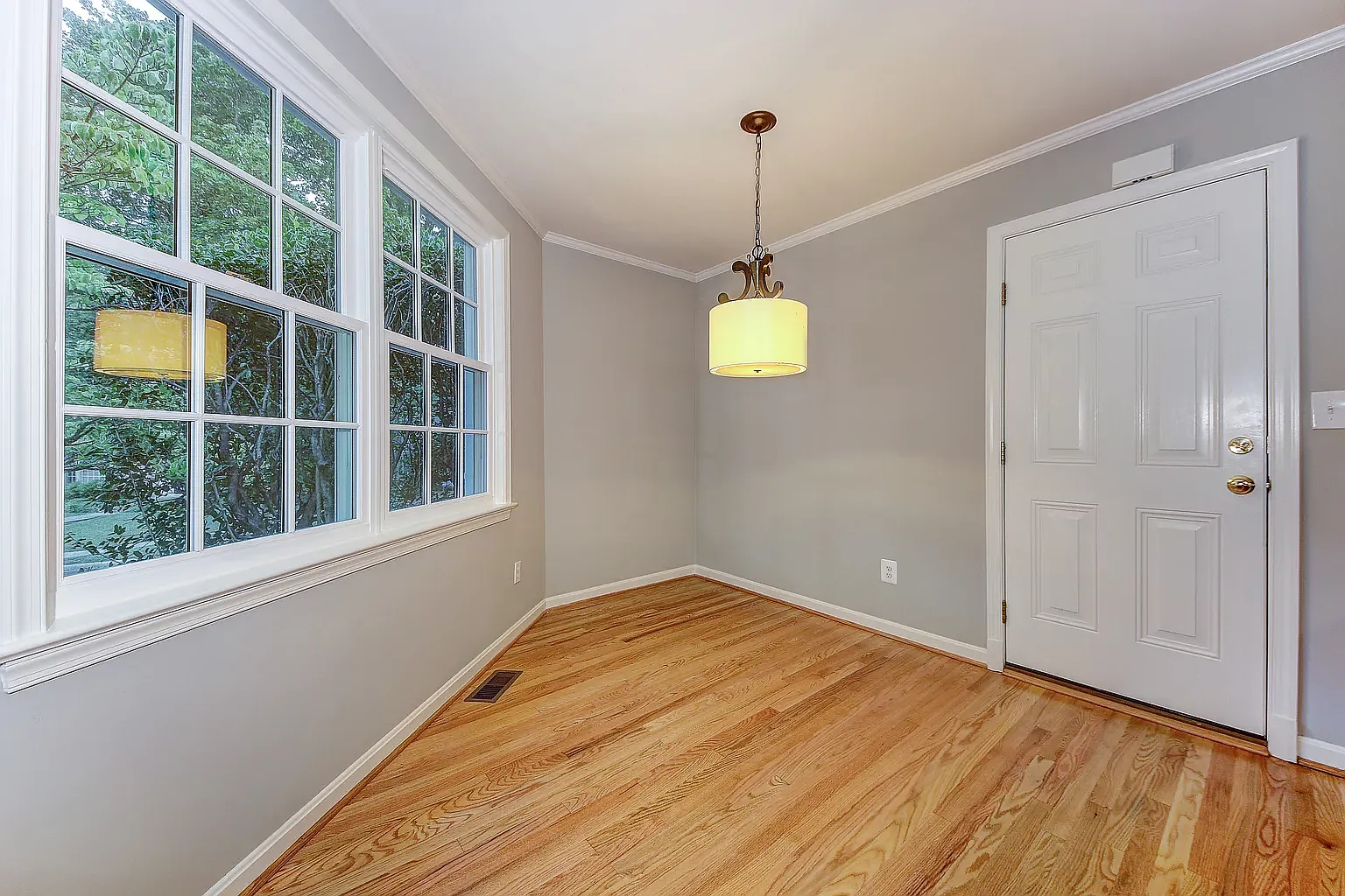 5 bed, 3694 sqft, $7,000 — Photo 4