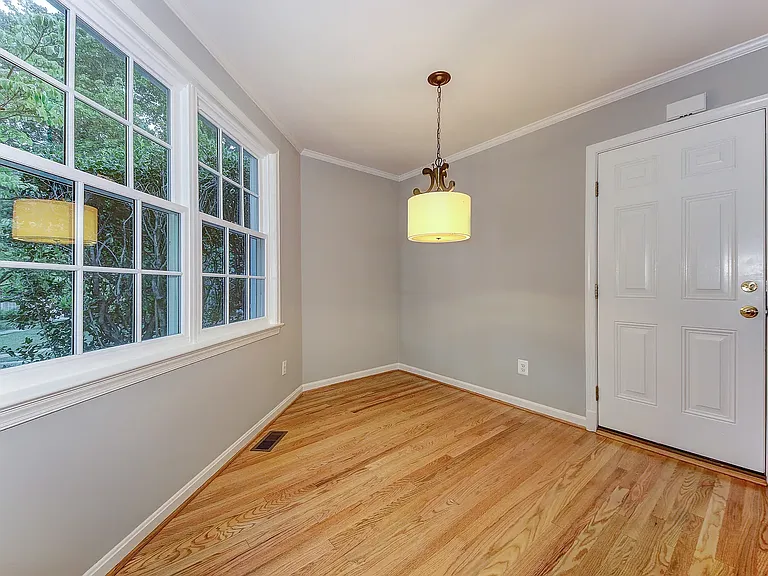 4509 Tournay Rd — Photo 4