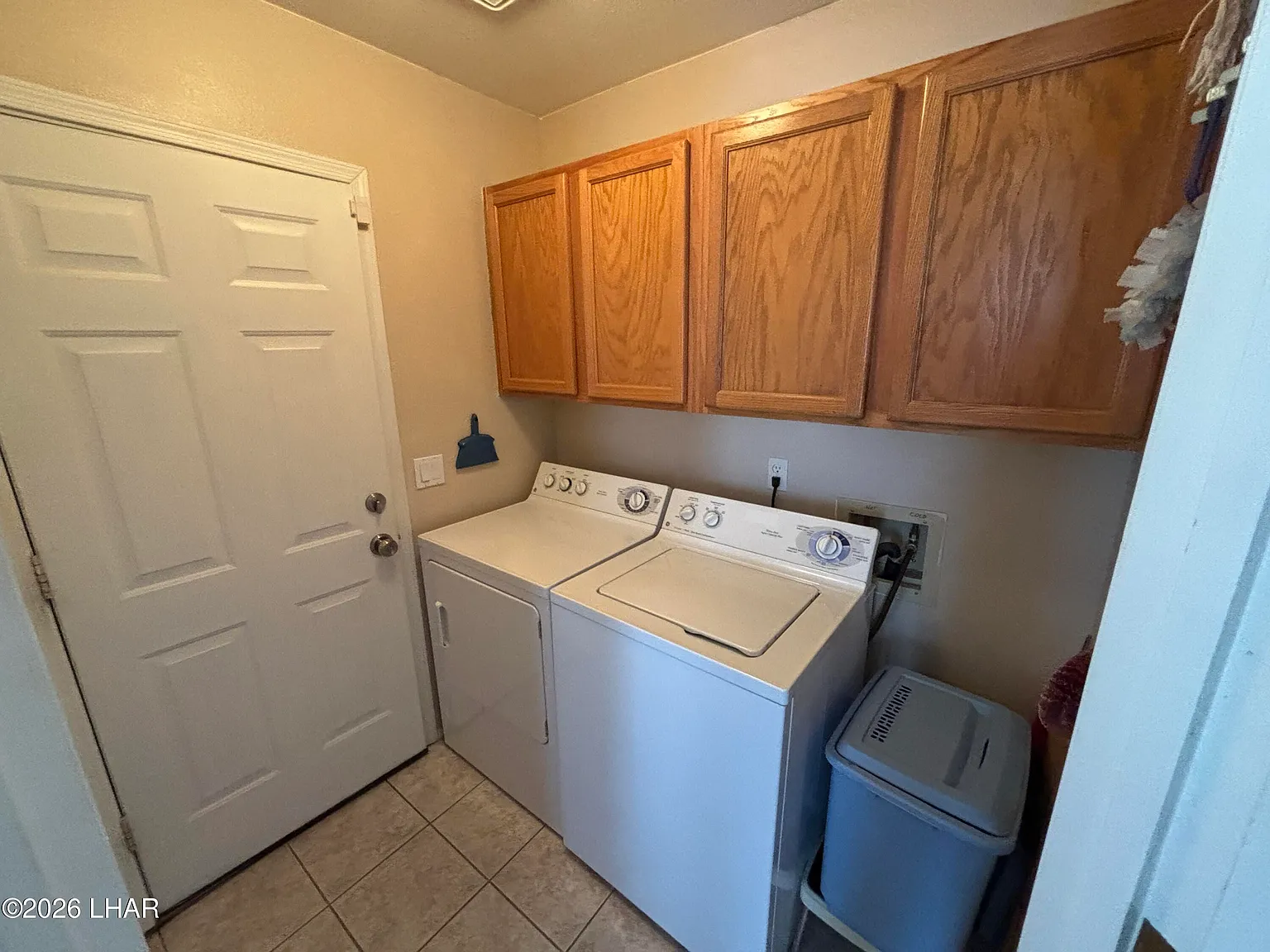 3 bed, 3.0 bath, 1625 sqft, $2,000 — Photo 3