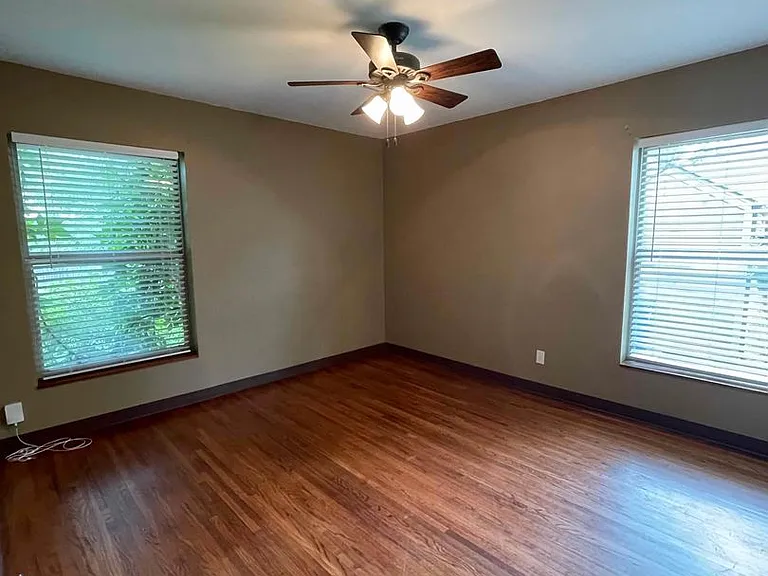 2257 S Florence Ave — Photo 18