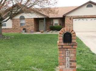 213 Saint Sabre Dr, Swansea, IL
