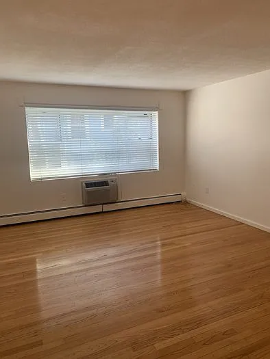 2 bed, 1.0 bath, $2,275 — Photo 4