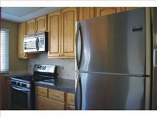 3rd image of 1400 N Loop Dr