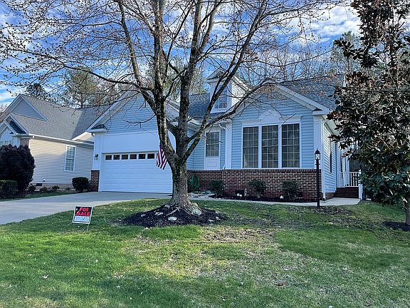 2nd image of 406 Knotts Valley Ln