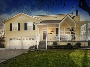 2027 NE Dill Dr, Lees Summit, MO 64086