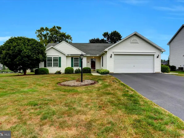 108 Coventry Dr, Carlisle, PA 17015