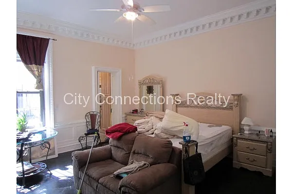 Rented by City Connections Realty | media 122