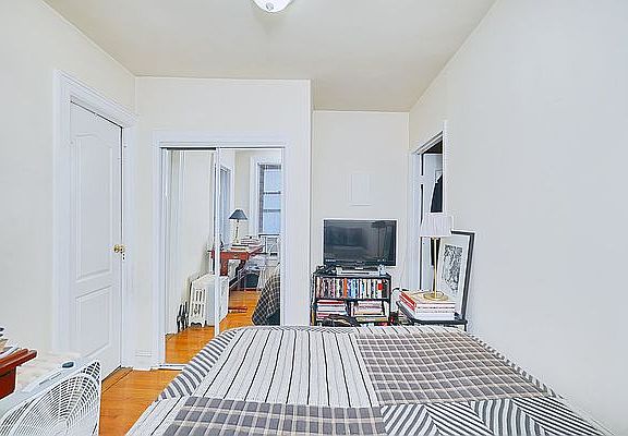 5th image of 357 E 58th St APT 3W
