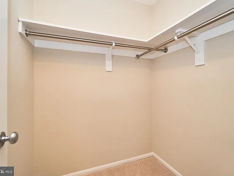 8360 Greensboro Dr #922 — Photo 16