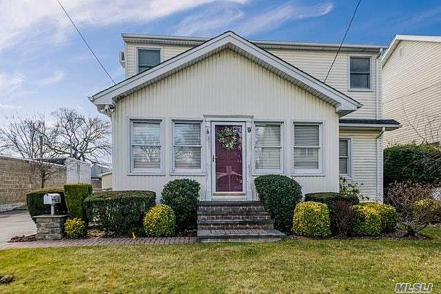 1st image of 9 Hartwell Pl