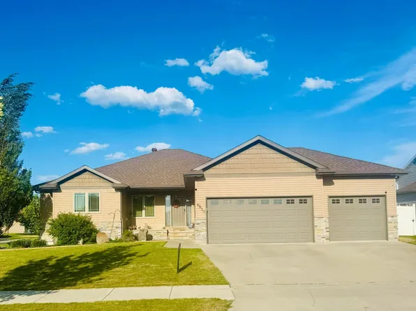 6810 24th St S, Fargo, ND 58104