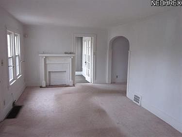 5th image of 2205 W Erie Ave