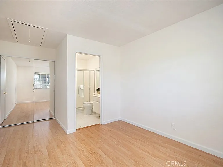 24392 Kingston Ct — Photo 19