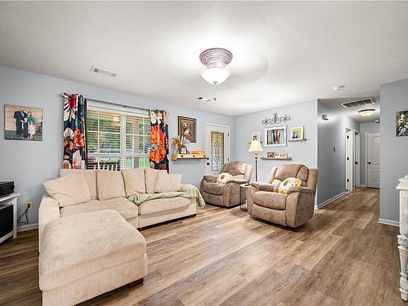 4th image of 29 Yohanna Ln