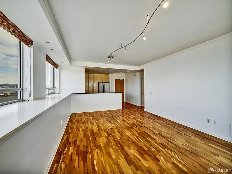 400 Beale St #1707 — Photo 4