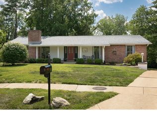 4 Hideaway Ln, Ballwin, MO 63011