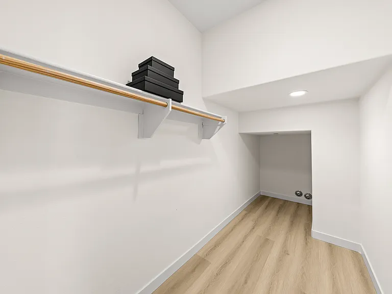 114 Cultivate — Photo 14