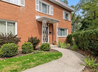 2727 Gross Point Rd, Evanston, IL 60201