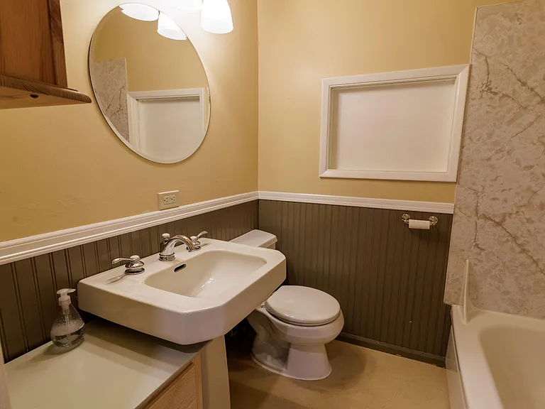 1420 E Victor St — Photo 13