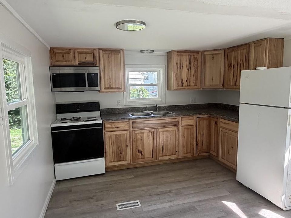 1st image of 132 Brake Rd #2