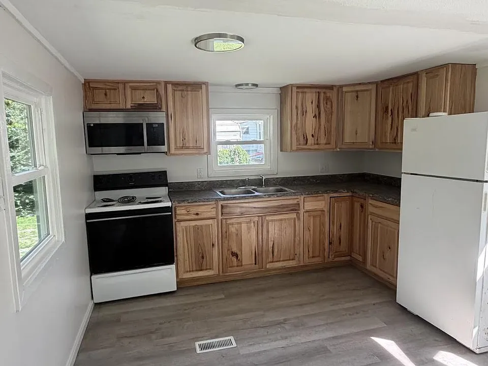 132 Brake Rd #2