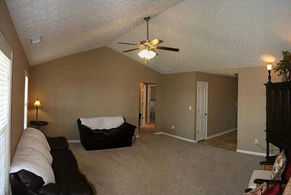 5th image of 111 Dublin Ln