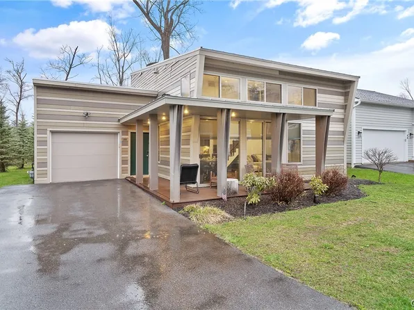 100 Xavier Cir, Syracuse, NY 13210
