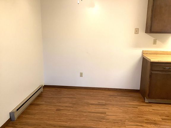 3rd image of 1814 Prairie Ave APT 3