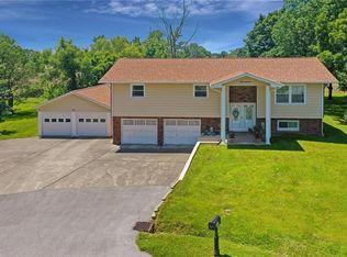 17 Rosewood Dr, Maryville, IL
