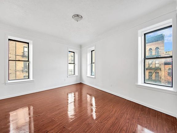 2nd image of 98 Hamilton Pl Unit 4G