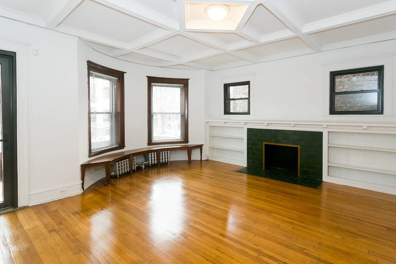 5700 S. Blackstone Avenue — Photo 3