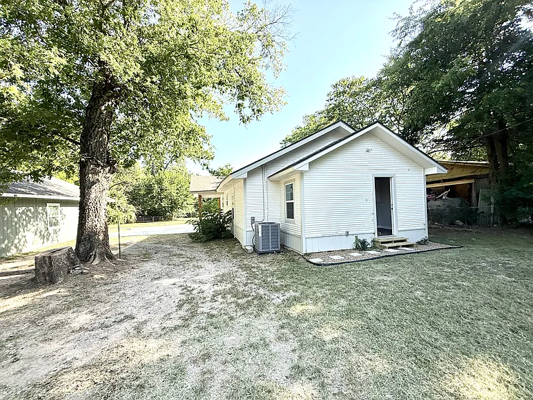 721 Roff St NE — Photo 22