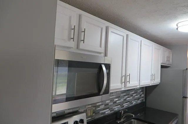 24325 Detroit Rd — Photo 9