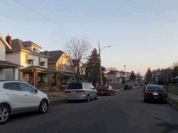 Exterior Neighborhood (street photo)